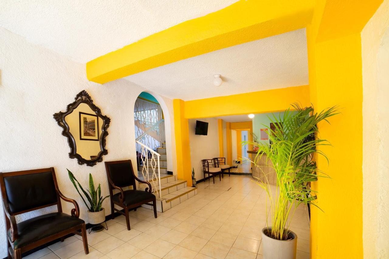 Oyo Hotel Jardin Carpio Aguascalientes Zewnętrze zdjęcie